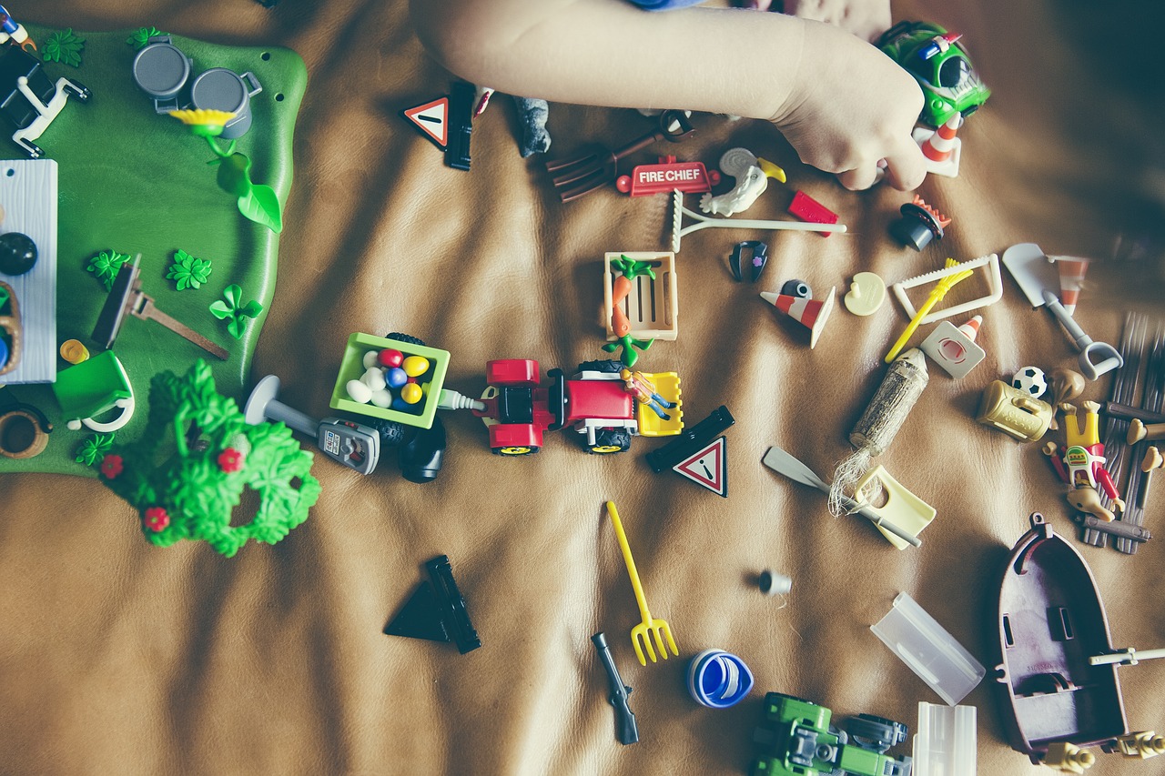 Przewodnik Rodzicielski: Jak Wybrać Idealne Zabawki dla Twojego Dziecka